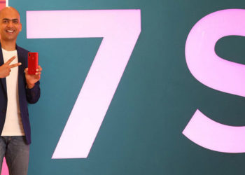 Вице-президент Xiaomi показал смартфон Redmi Note 7S