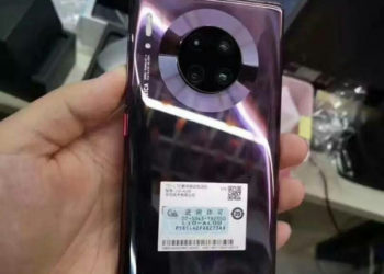 Huawei Mate 30 Pro — видео распаковки смартфона