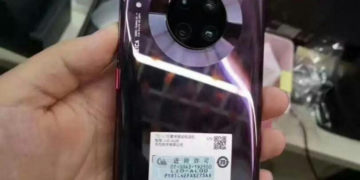 Huawei Mate 30 Pro — видео распаковки смартфона